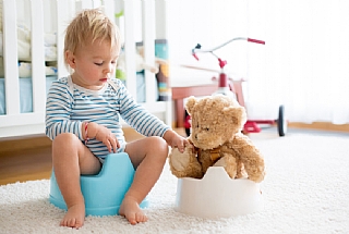 קקי של תינוקות – המדריך המלא לצבע הקקי