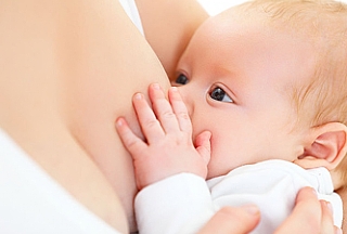 חמישה טיפים שמקלים על החיים של נשים מיניקות