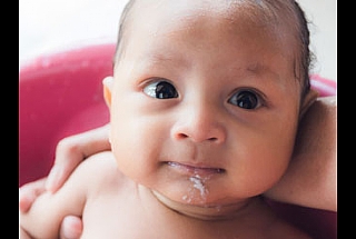 למה תינוקות פולטים?