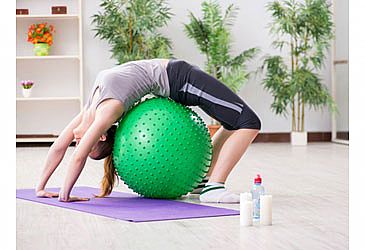 כדור הפיזיו להקלה על כאבי גב ועוד כדור הפיזיו להקלה על כאבי גב ועוד