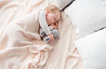 כמה תינוק צריך לישון ולמה זה כל כך חשוב?