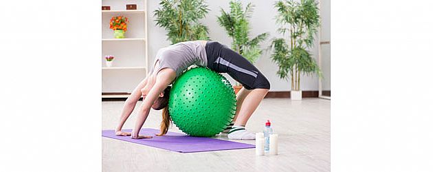 כדור הפיזיו להקלה על כאבי גב ועוד כדור הפיזיו להקלה על כאבי גב ועוד