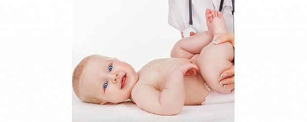 התנוחות הטובות ביותר להקלה על גזים ושיהוקים אצל תינוקות התנוחות הטובות ביותר להקלה על גזים ושיהוקים אצל תינוקות