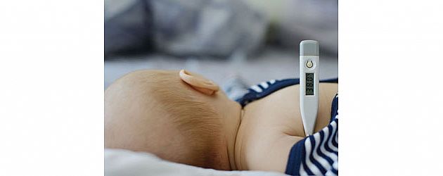 מה גורם לחום מתחת לגיל חצי שנה?