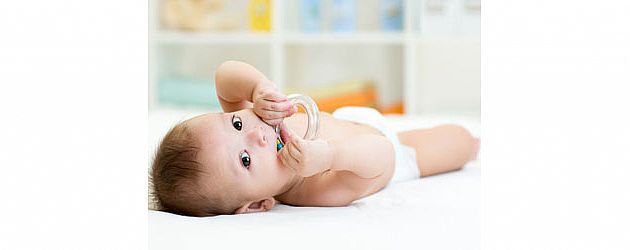 האם יש קשר בין נזלת ובקיעת שיניים אצל תינוקות? האם יש קשר בין נזלת ובקיעת שיניים אצל תינוקות?